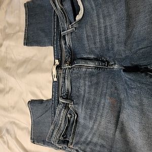 Levi's perfectly shaping jeans